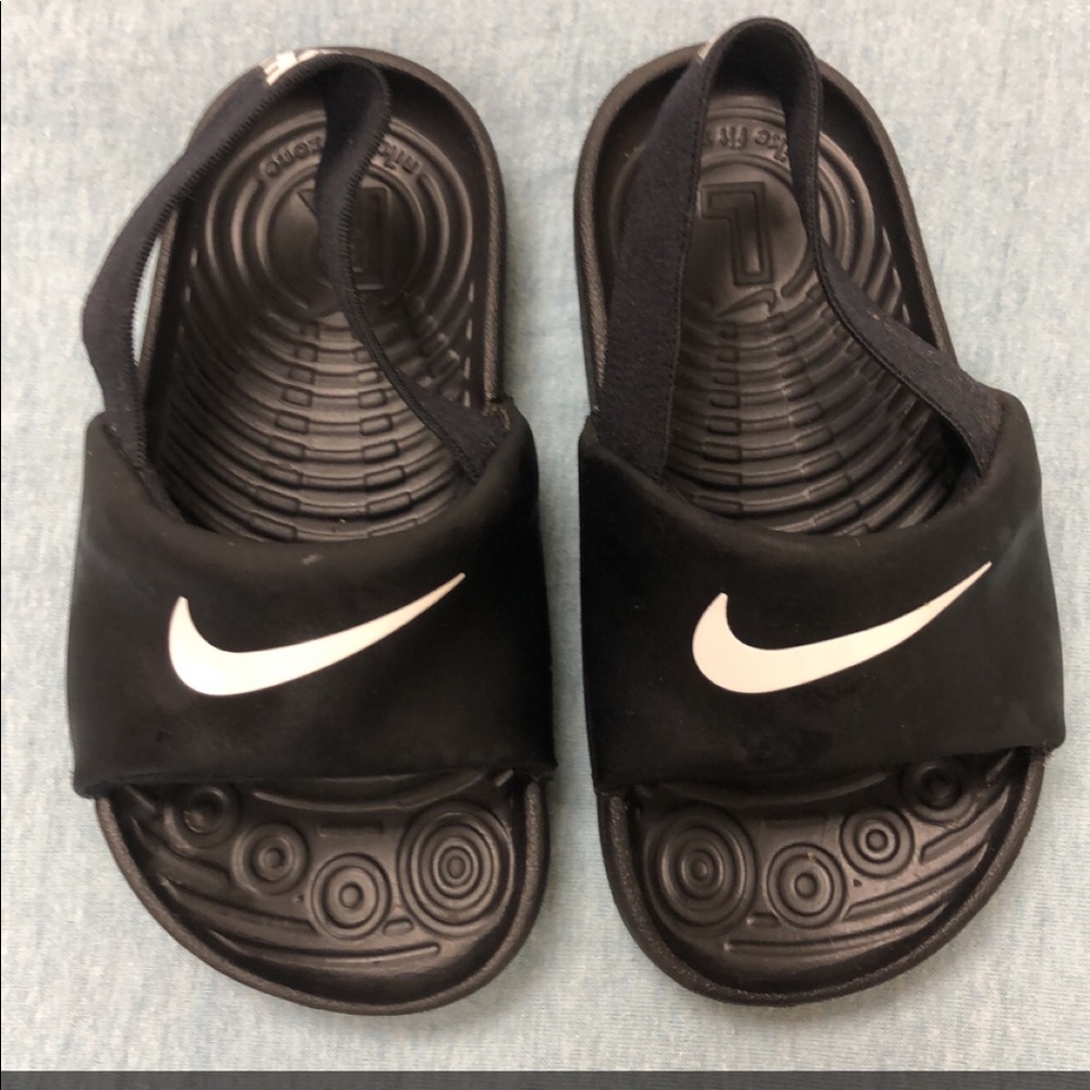 Toddler Boy Nike Sandals size 6.
